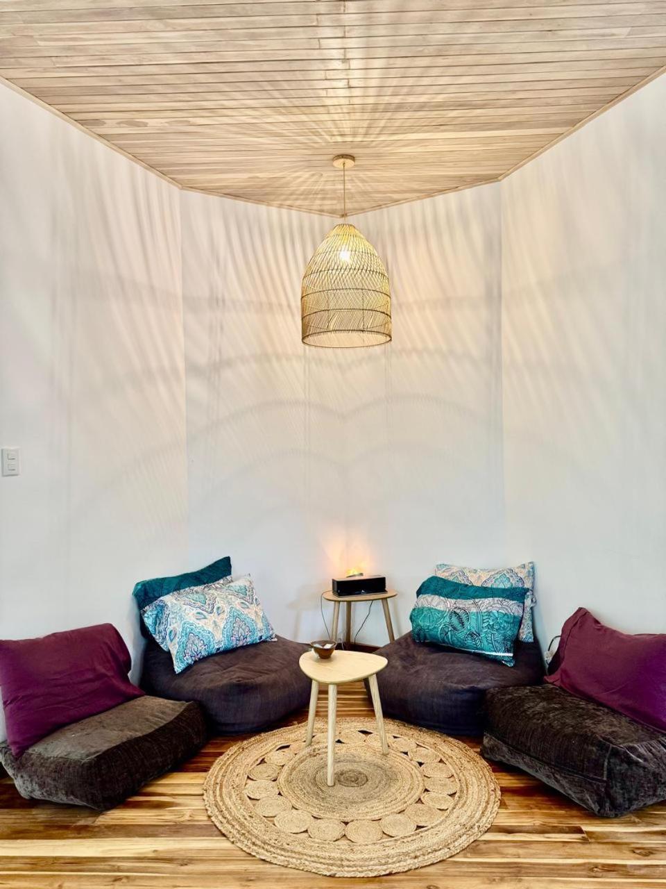 Iluminar Beachfront Suites Nosara Pokoj fotografie